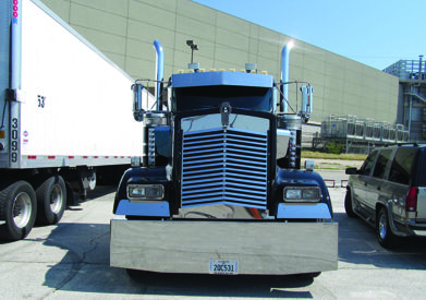 Kenworth, W900L Angled Louvered Grill, 16 Bars