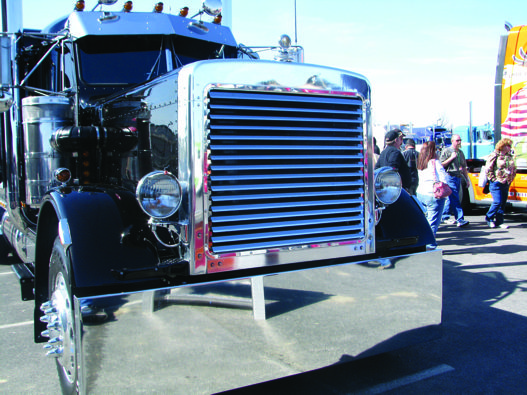 Peterbilt, 379 Extended Hood Louvered Grill, (16 Bars)