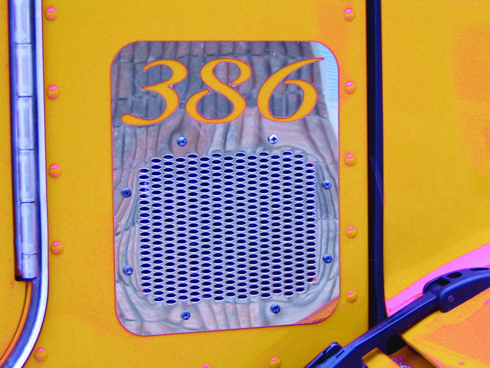 Peterbilt, 386 Fresh Air Intake Cover, With Logo