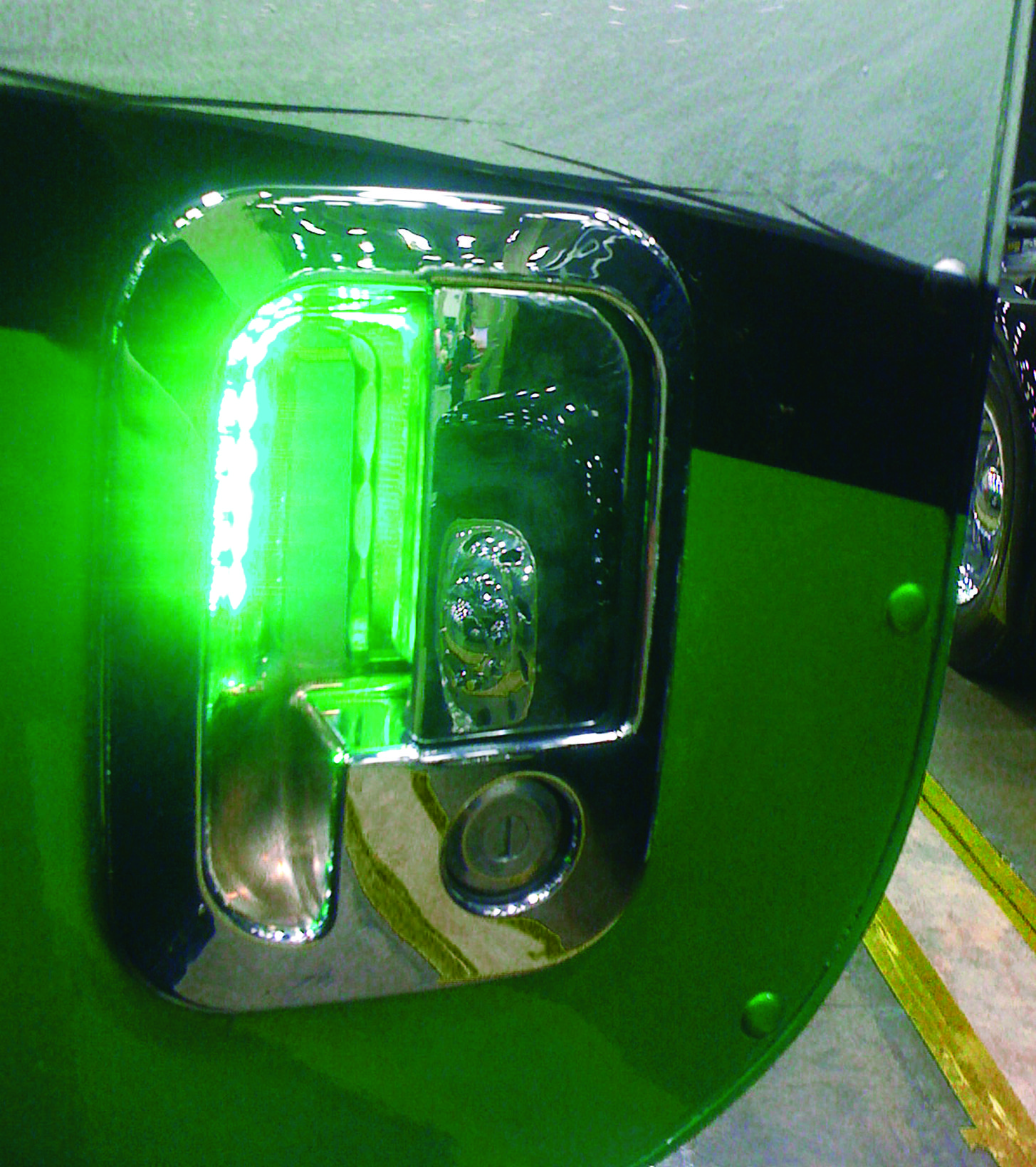 Door Handle Cover for PET & Kenworth, with 6 LED's, (Driver), Green